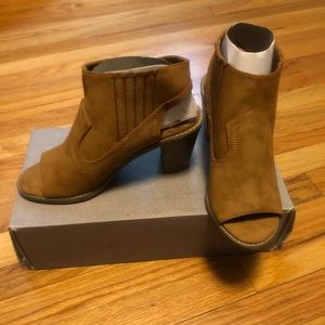 Women’s size 9.5 Maurice’s Brand